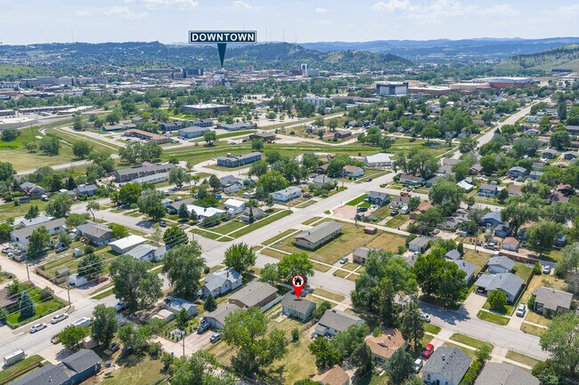 Building Photo - 710 Holcomb Ave