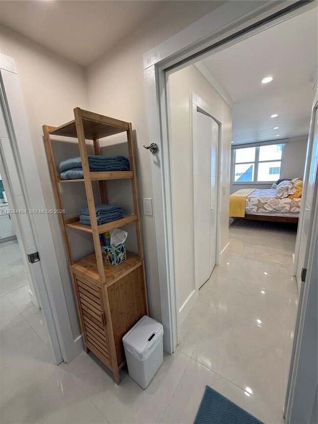Building Photo - 3725 S Ocean Dr