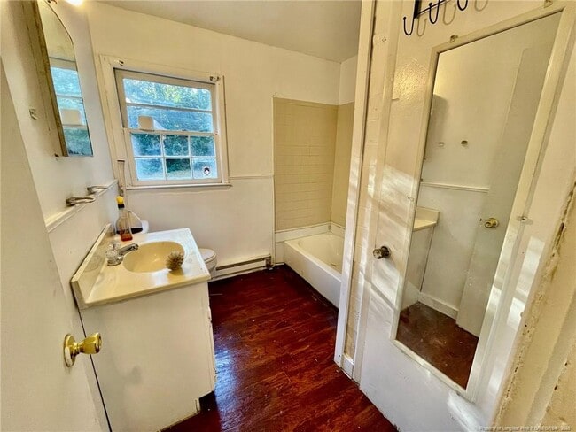 Building Photo - 502 Spring Ave