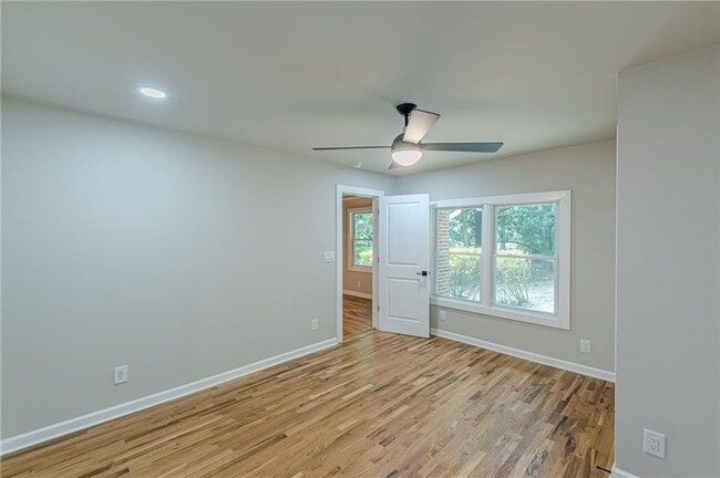 Building Photo - 1624 Dodson Dr SW