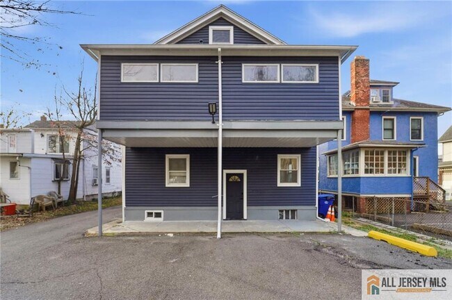 Building Photo - 29 Grant St