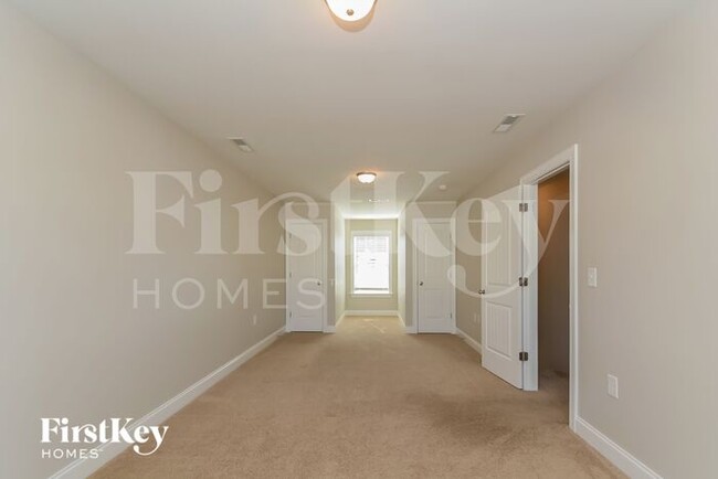 Building Photo - 143 Douglas Fir Pl