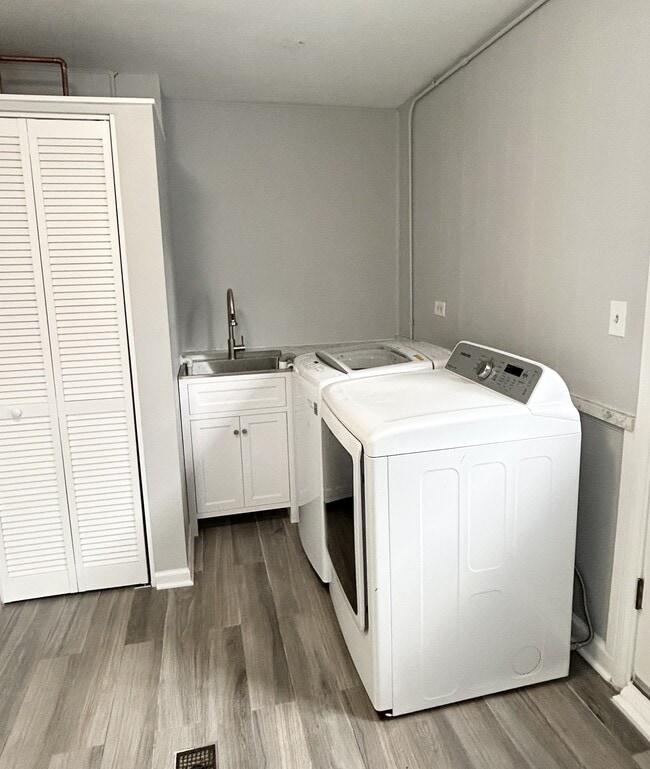 Building Photo - 4524 Washington St