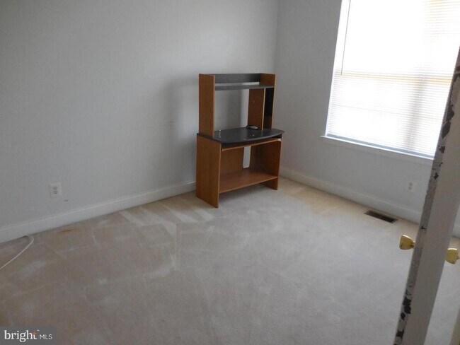 Building Photo - 6 Palmer Ct