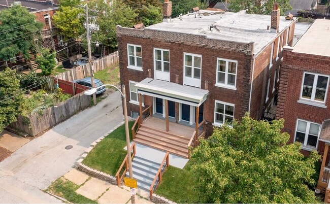 Primary Photo - 3316 Sidney St