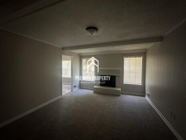 Building Photo - 2777 Chiswood St
