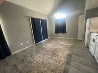 Building Photo - 2 Bedroom 2 Bath loft Apartment in Branson MO