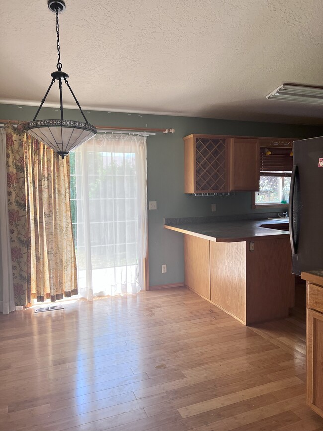Building Photo - 278 Whispering Pine Dr