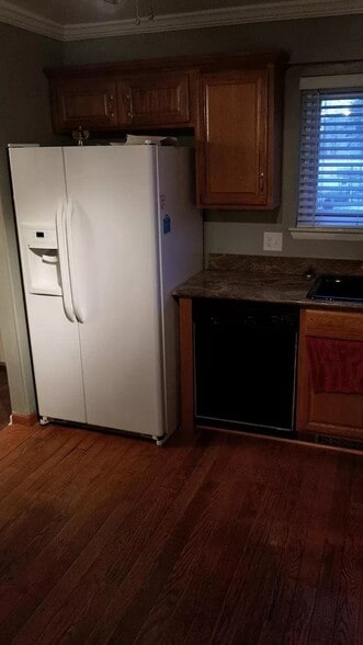 Building Photo - 1628 Sheffield Dr