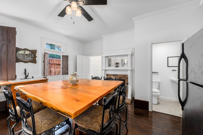 Building Photo - 120 S Cherokee St