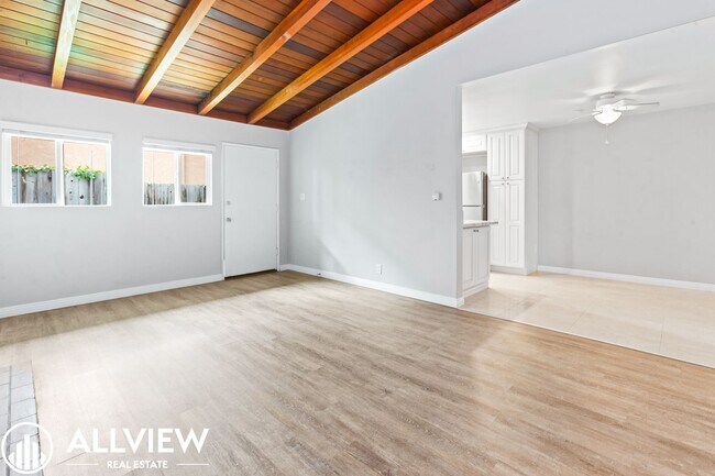 Building Photo - 311 Avenida Santa Barbara