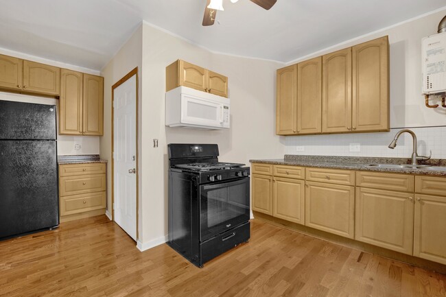 Building Photo - 2702 W 24th St