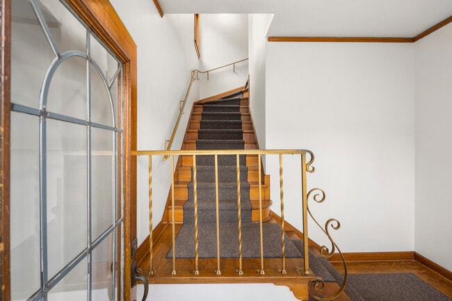 Building Photo - 711 N 68th St