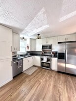 Building Photo - 107 Lakelawn Dr