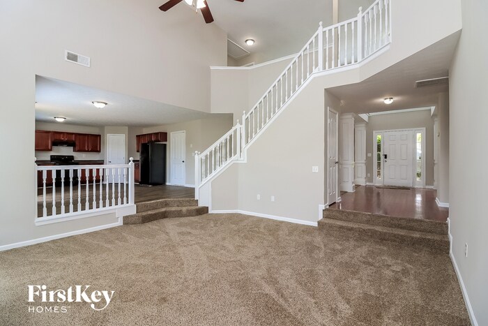 Building Photo - 6385 Daniell Springs Dr