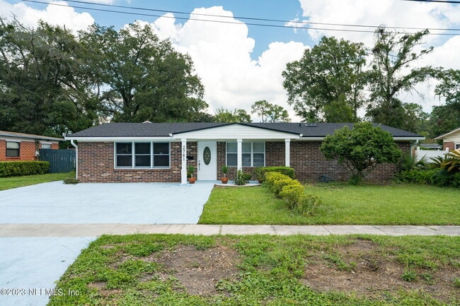 Building Photo - 2761 Sack Dr E