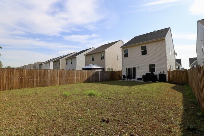 Building Photo - 1049 Crescent Moon Lp