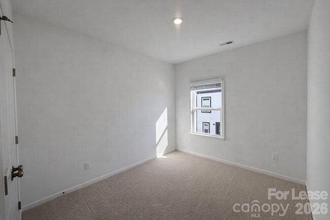 Building Photo - 9458 Senator Royall Dr