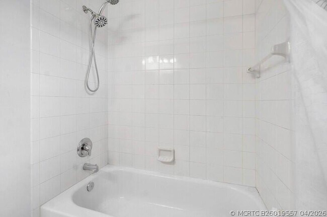 Building Photo - 9271 Madewood Ct