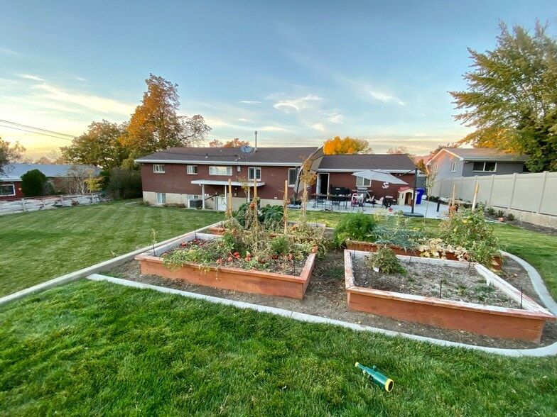 Building Photo - 429 W 2700 S