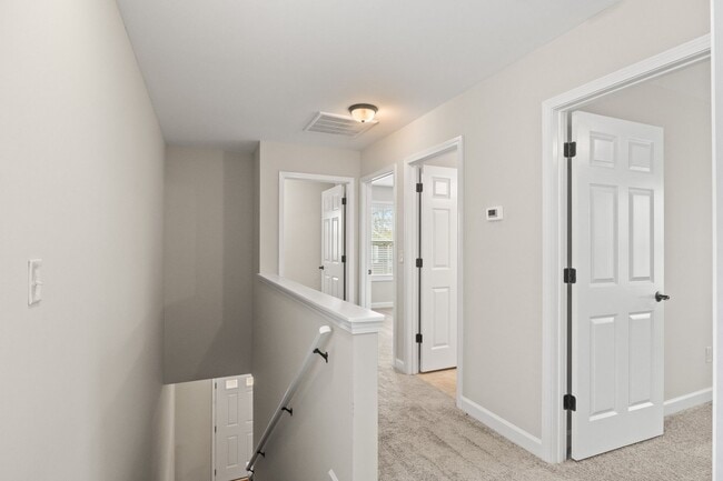 Building Photo - Spacious Home near Downtown Apex!