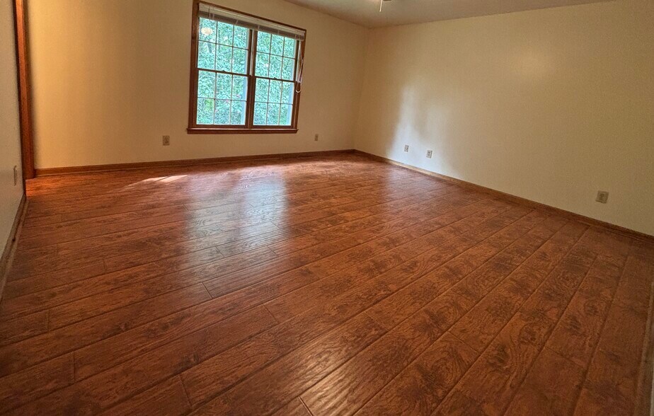 Master bedroom - 705 Alcovy Forest Dr