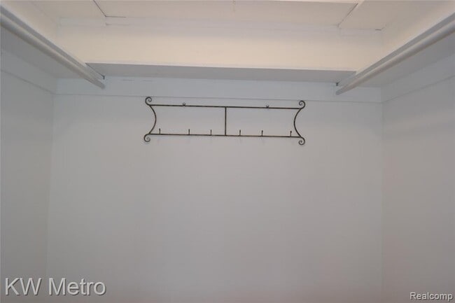 Building Photo - 630 Ann St