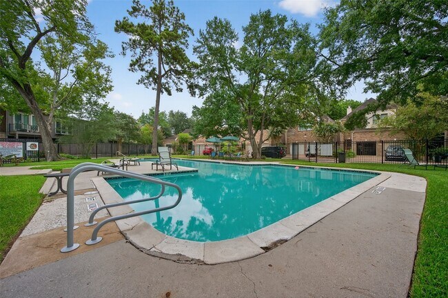 Building Photo - 12625 Memorial Dr