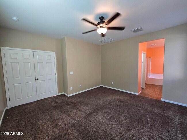 Building Photo - 851 E Aberdeen Dr