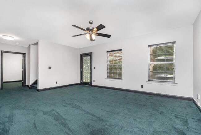 Building Photo - 8526 Suttonview Dr
