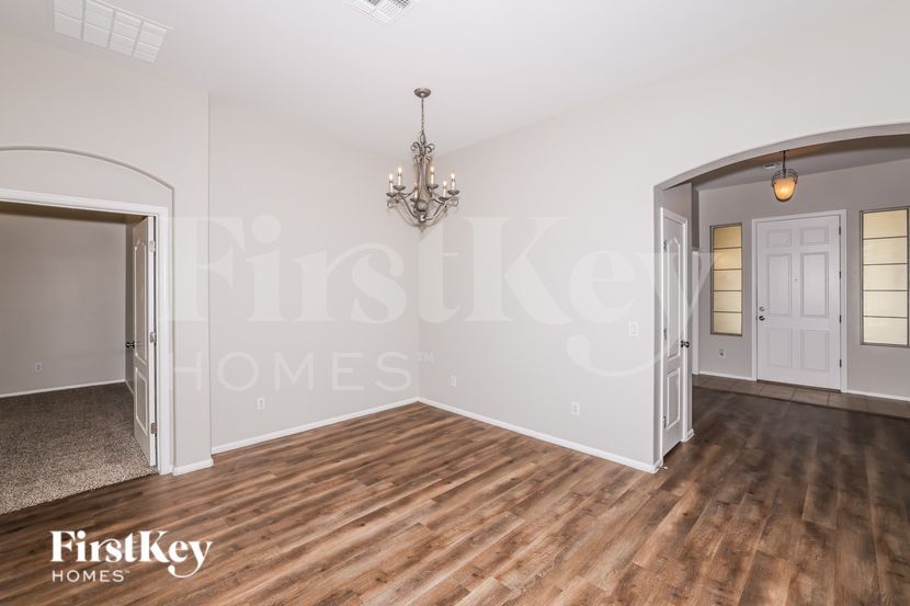 Building Photo - 1809 S 123rd Dr