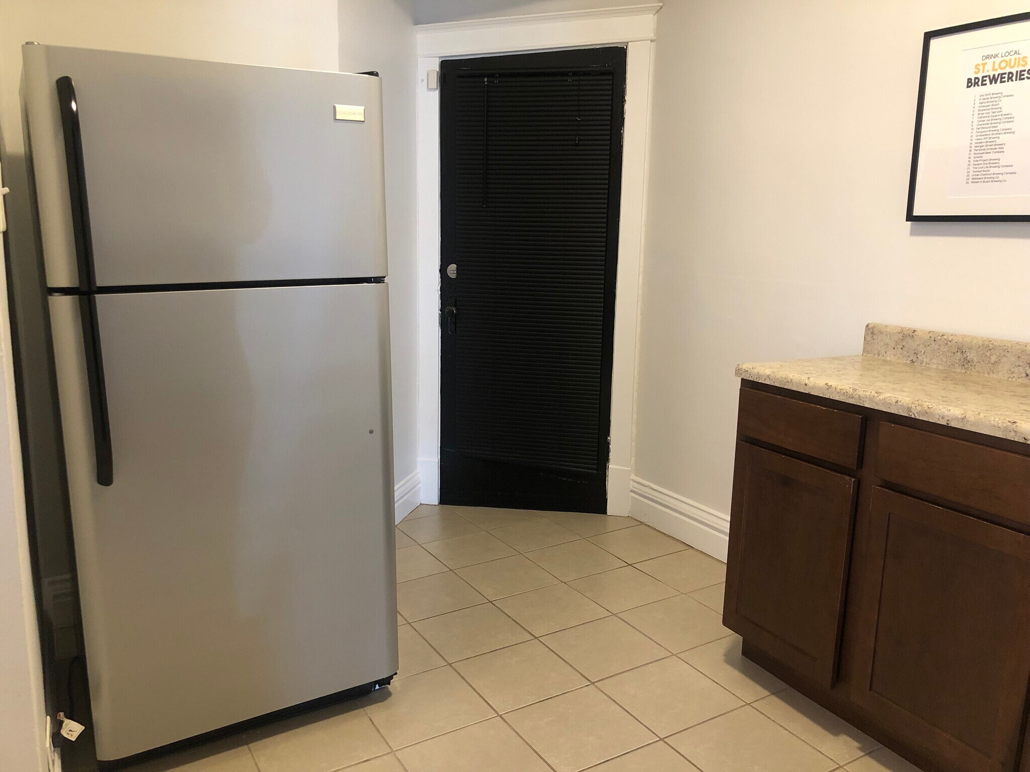 Building Photo - 3637 Shenandoah Ave