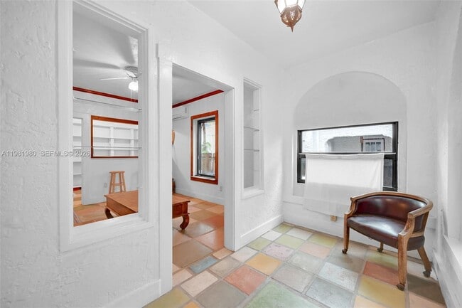 Building Photo - 528 NW 47th St