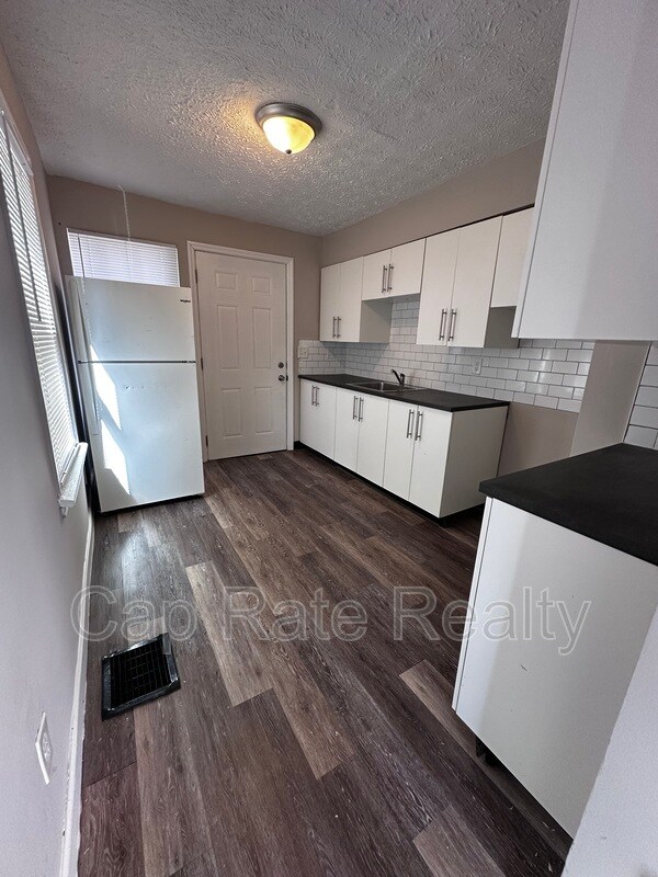 Building Photo - 2359 McGuffey Rd