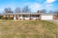 Building Photo - House in Jackson in Established Neighborhood