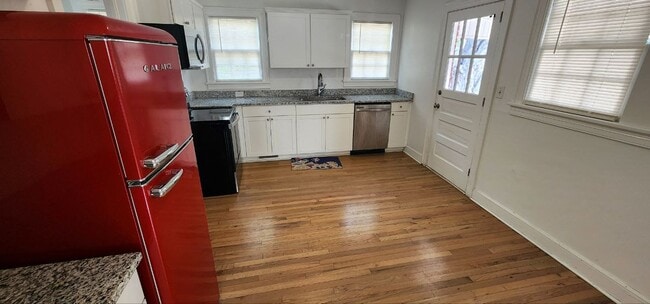 Building Photo - 504 N Arendell Ave
