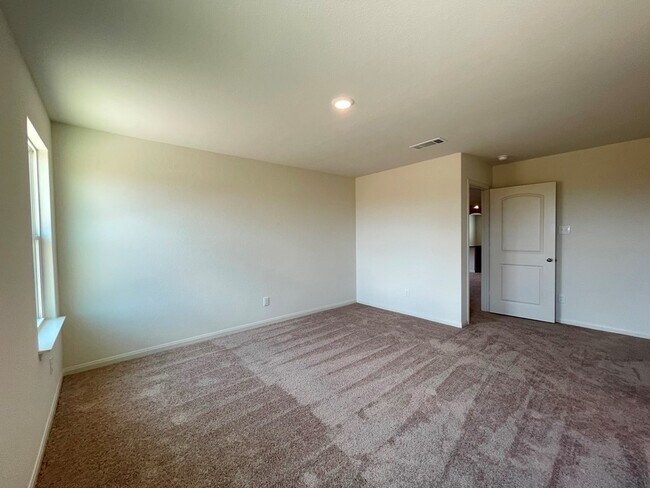 Building Photo - 313 Cres Park Dr