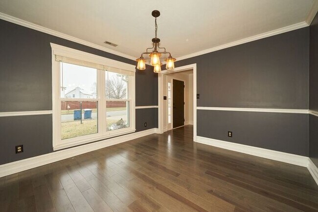 Building Photo - 4 BR with Great Floorplan in Carmel Schools!