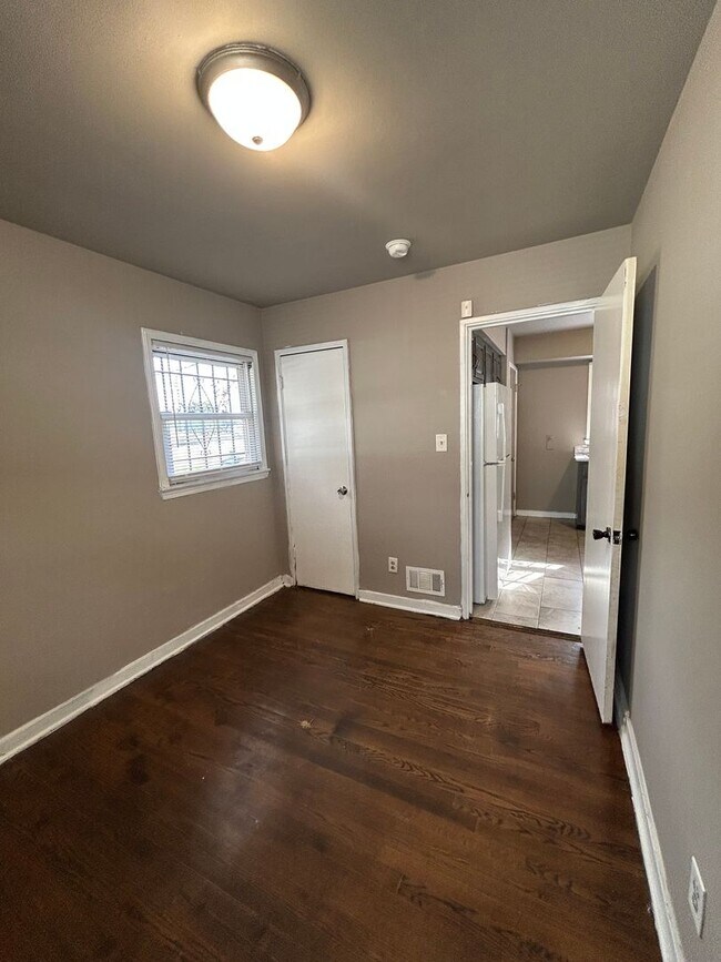 Building Photo - COZY HOME LOCATED CLOSE TO EVERYTHING!