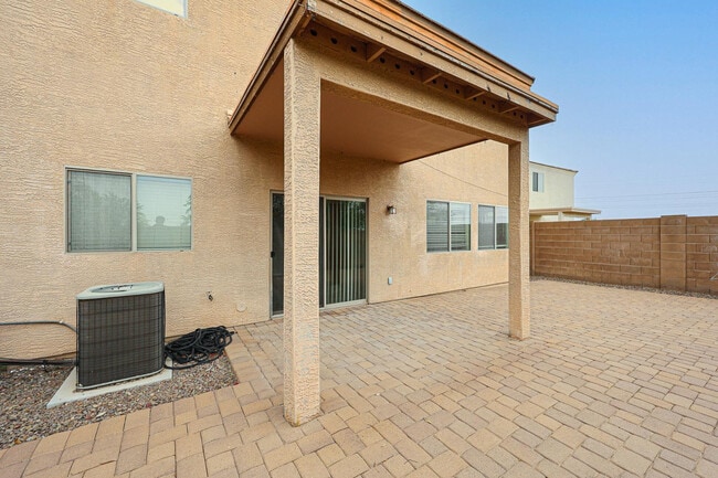 Building Photo - 12039 W Leather Ln