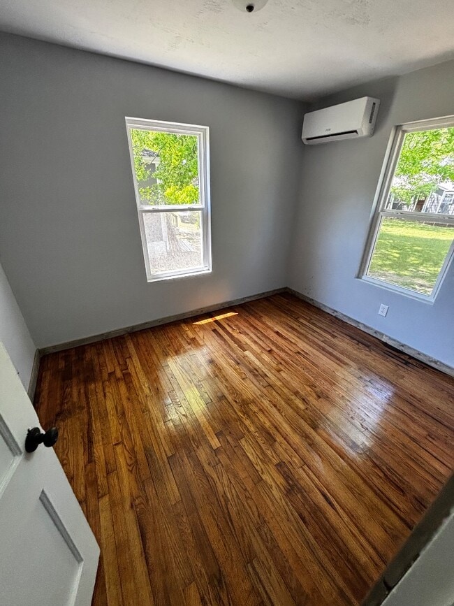 Building Photo - 229 13th St S