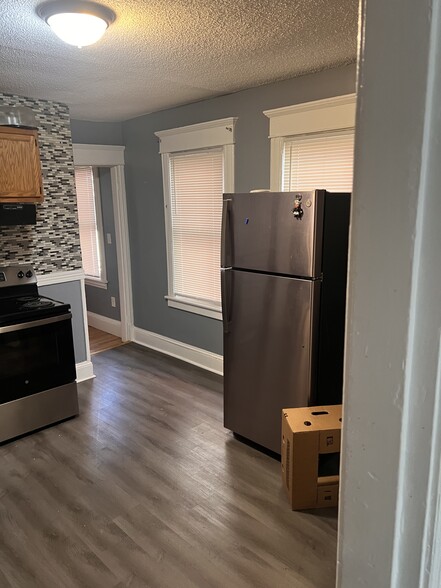 Kitchen - 101 Middlesex St