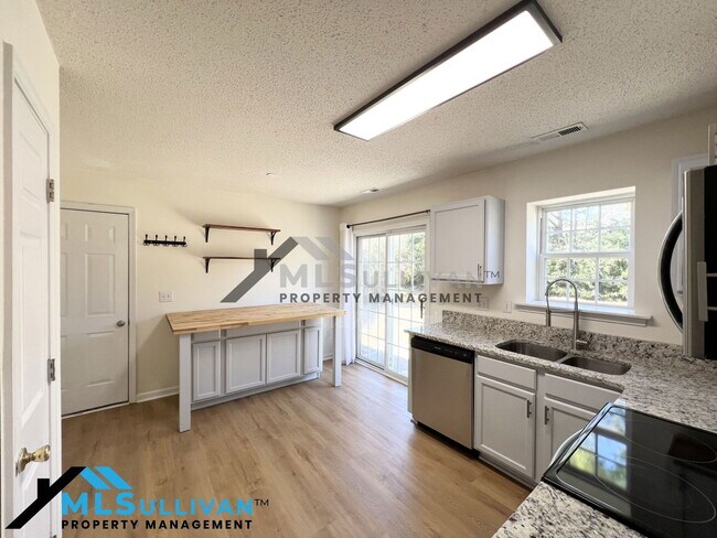 Building Photo - 4504 Conklin Dr