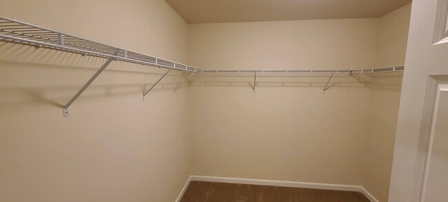 Building Photo - Gorgeous 3- bedroom 2.5 bathroom Port Orch...