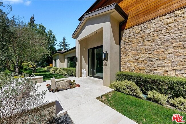 Building Photo - 5757 Hoback Glen Rd