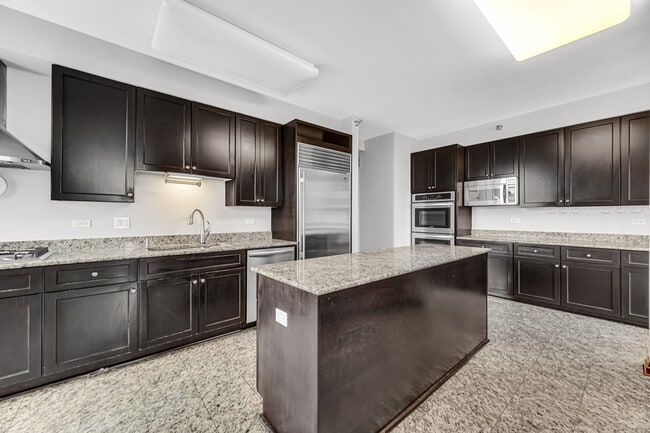 Building Photo - 33 W Ontario St