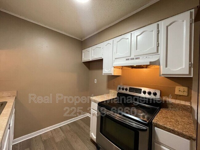 Building Photo - 750 Hospital Rd