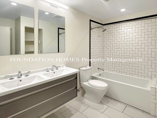 Building Photo - VIDEO - Ultra-Luxury Unit with SF City View - FOUNDATION