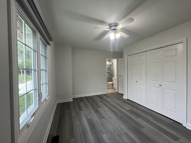 Building Photo - 1380 Rosedale Ln