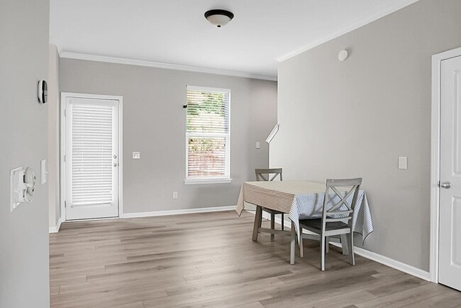 Building Photo - 243 Oglethorpe Cir